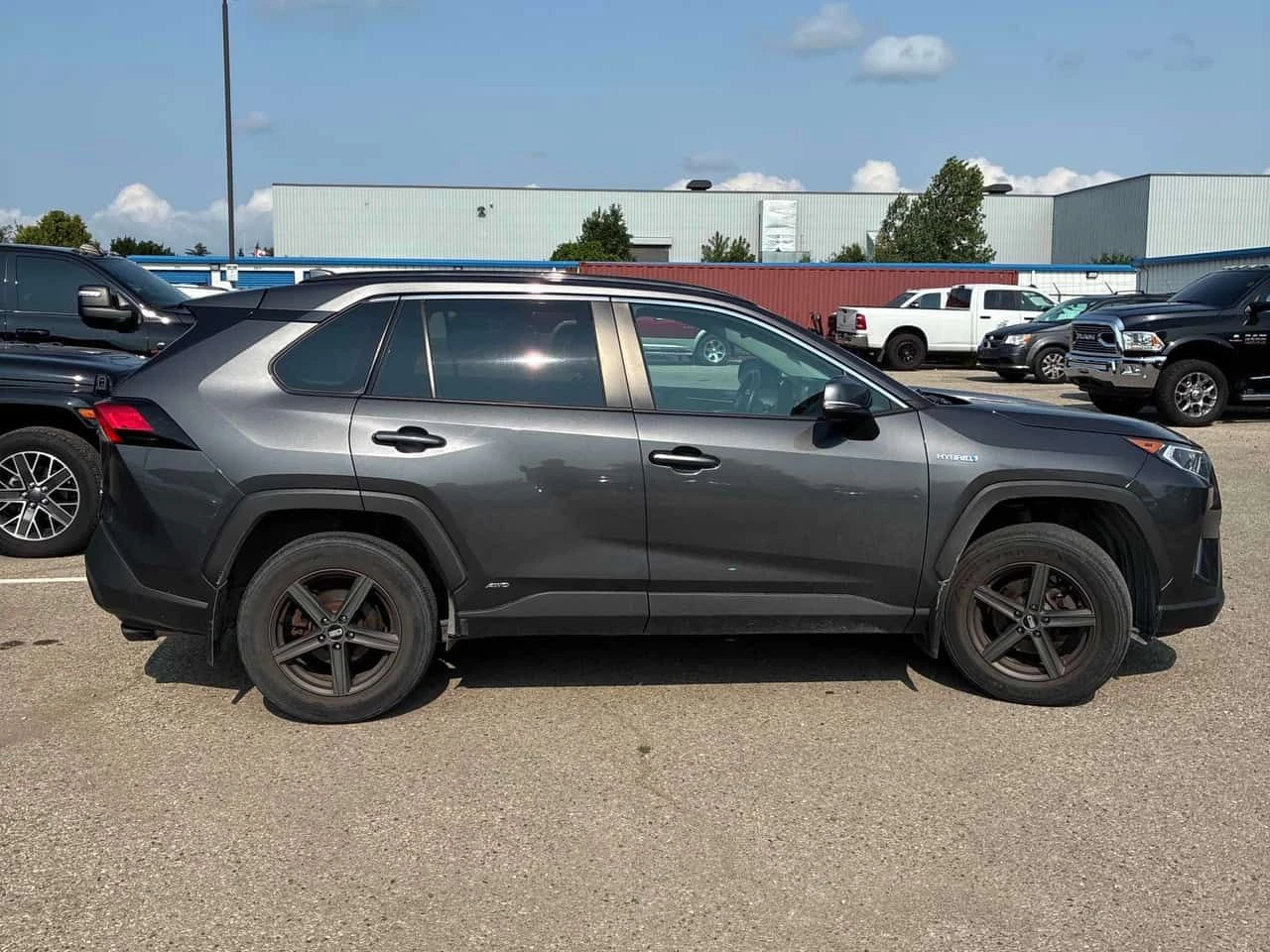 Toyota Rav4 * Hybrid XLE * DISTRONIC* + ГУМИ С ДЖАНТИ* , снимка 3 - Автомобили и джипове - 55580921