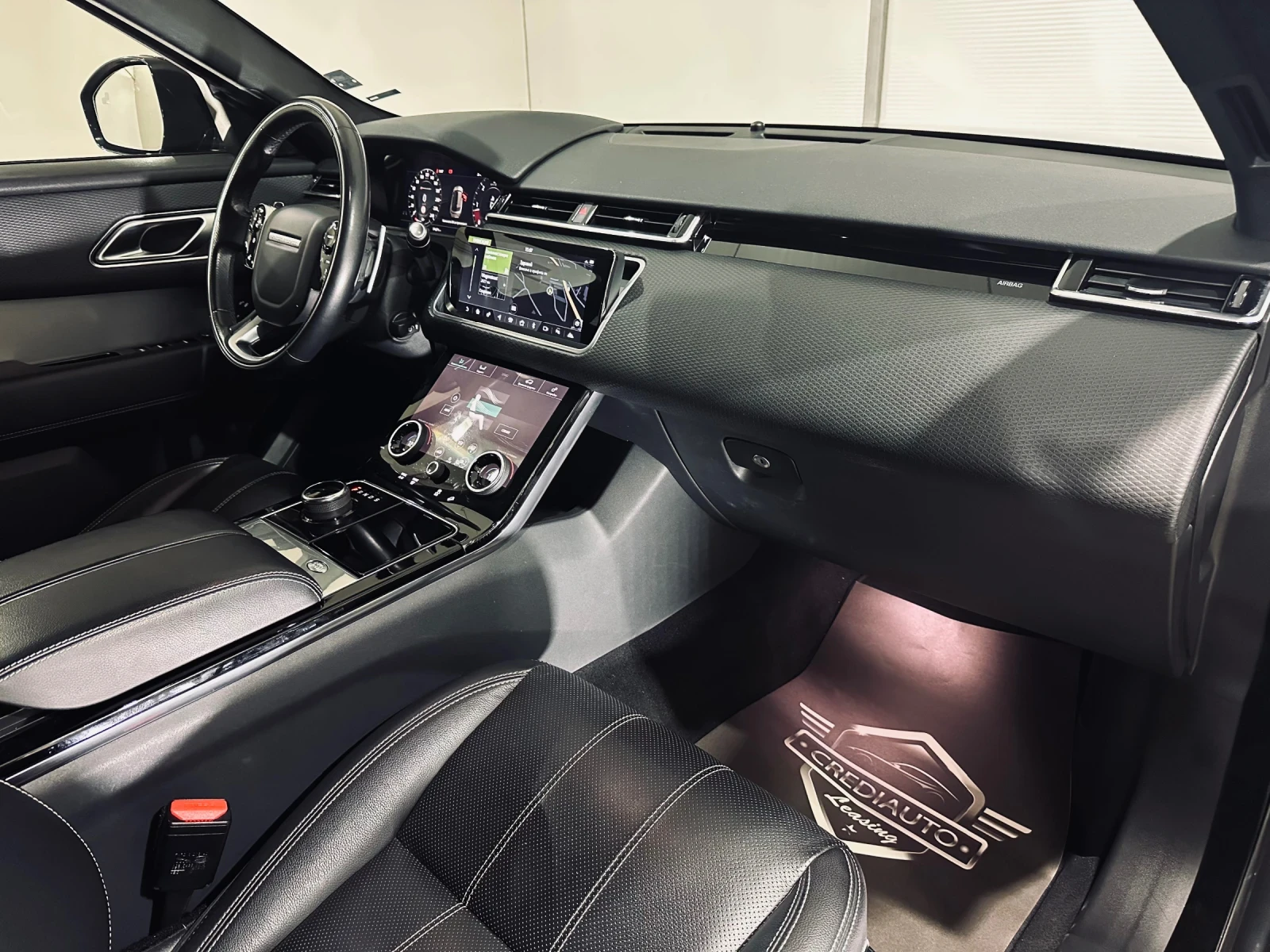 Land Rover Range Rover Velar, снимка 8 - Автомобили и джипове - 55898074