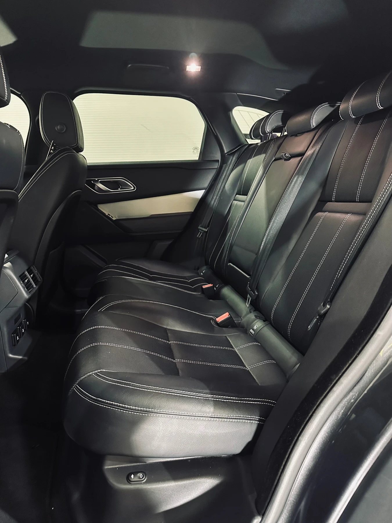 Land Rover Range Rover Velar, снимка 13 - Автомобили и джипове - 55898074