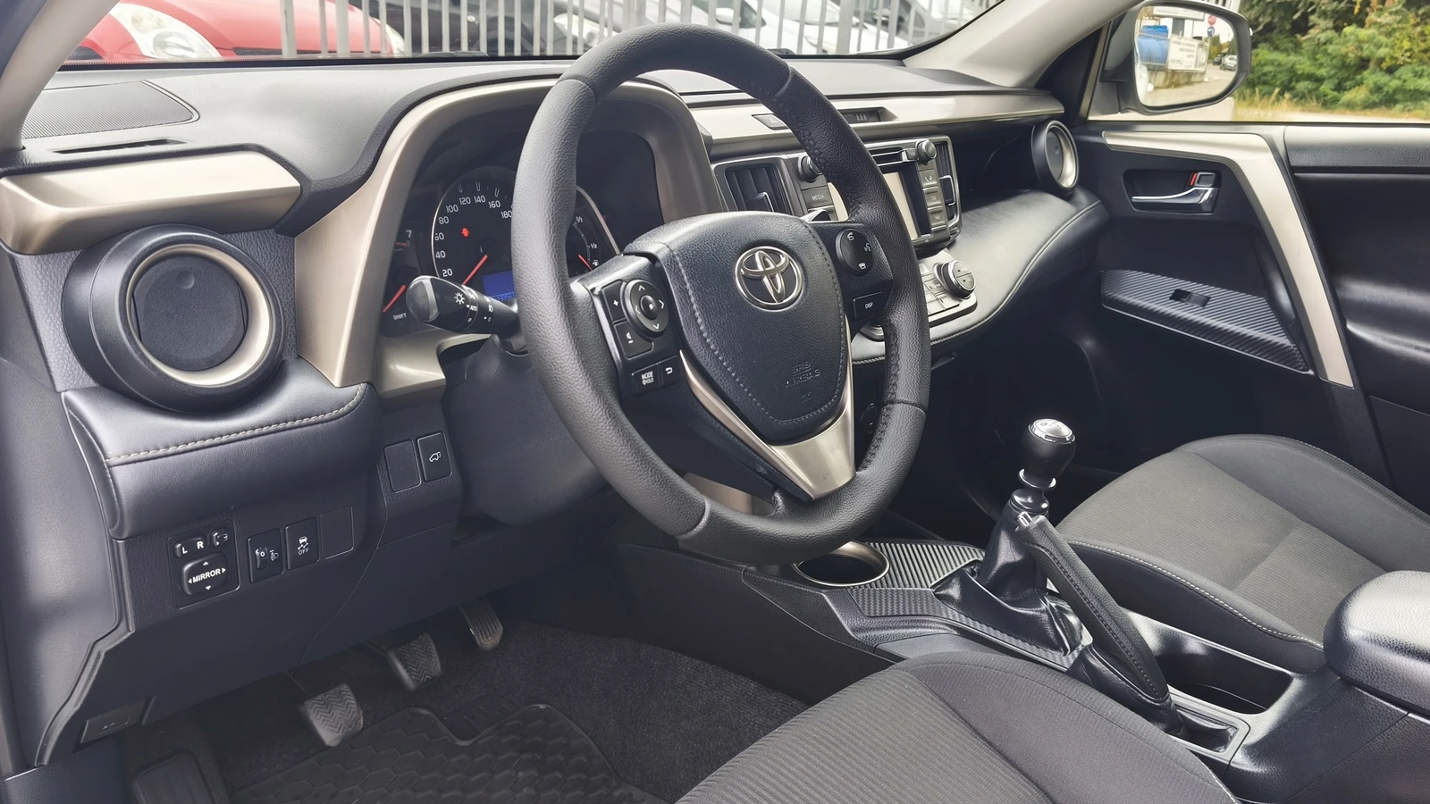 Toyota Rav4 2.0D4-D теглич, снимка 9 - Автомобили и джипове - 56474565