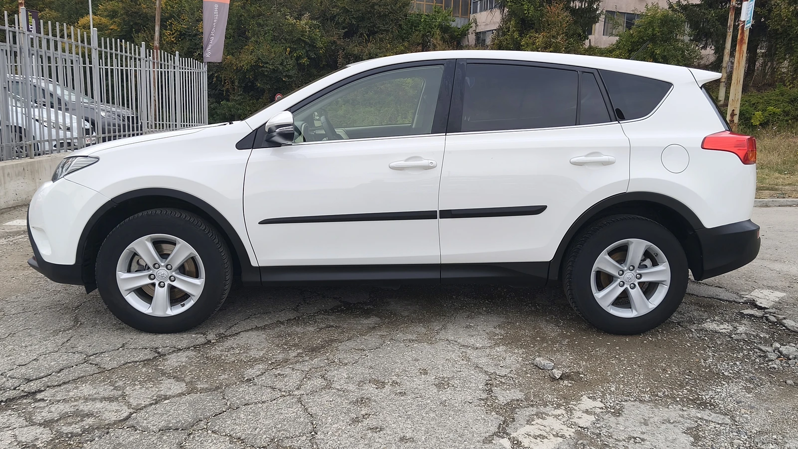 Toyota Rav4 2.0D4-D теглич, снимка 2 - Автомобили и джипове - 56474565