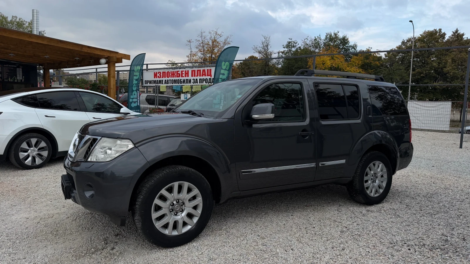 Nissan Pathfinder Автомат 4х4 7 местна, снимка 2 - Автомобили и джипове - 56711784