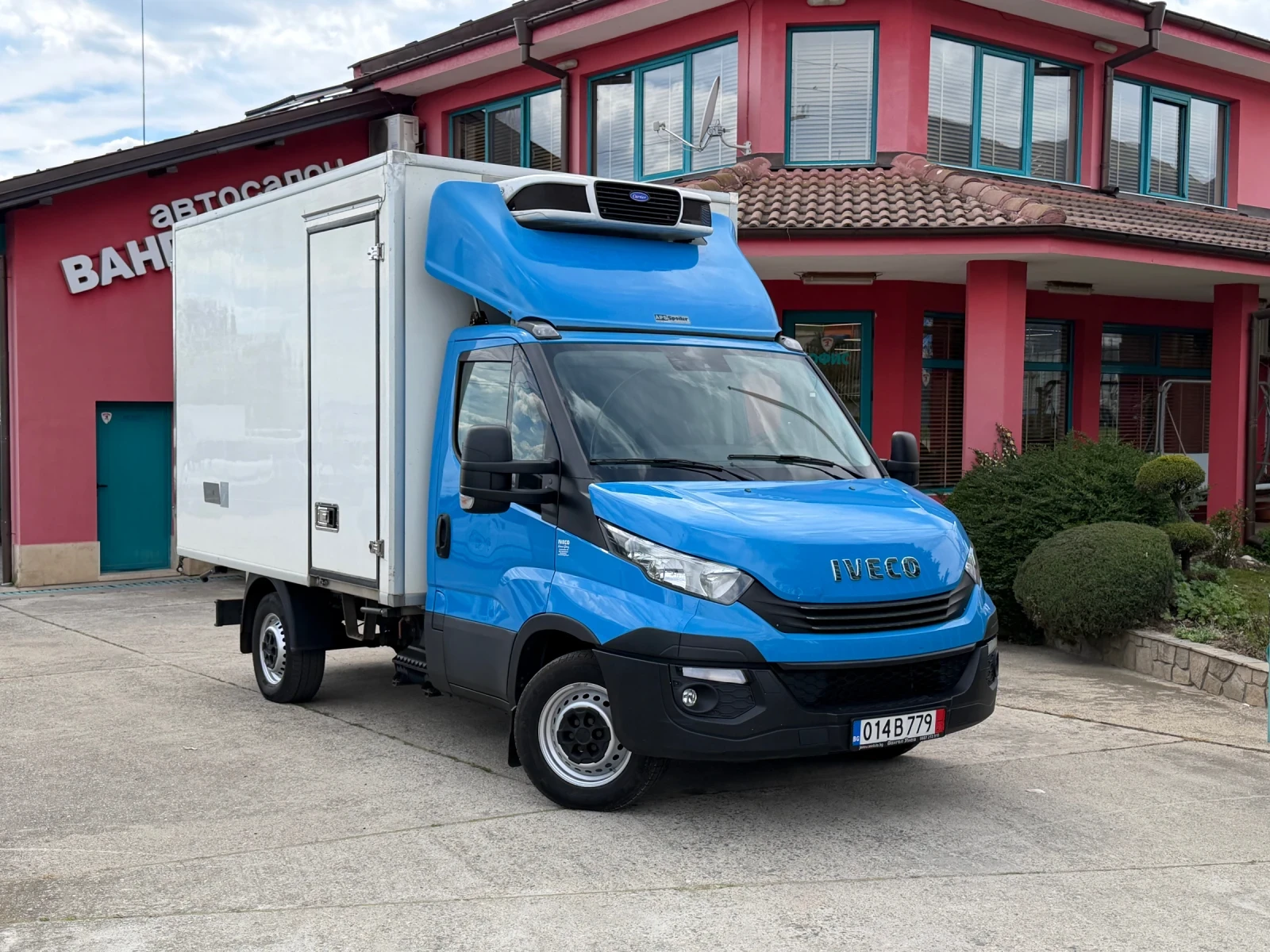 Iveco Daily 35-160* Euro6* Климатик* Хладилен+ Ток | Auto.bg — изображение 1