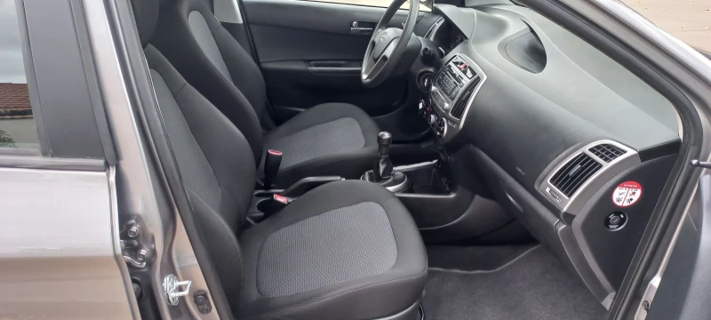 Hyundai I20 1.25i, снимка 11 - Автомобили и джипове - 47619881