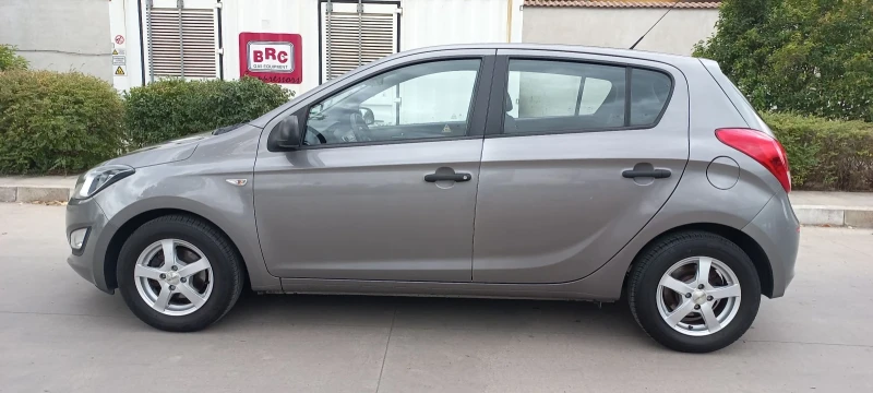 Hyundai I20 1.25i, снимка 8 - Автомобили и джипове - 47619881