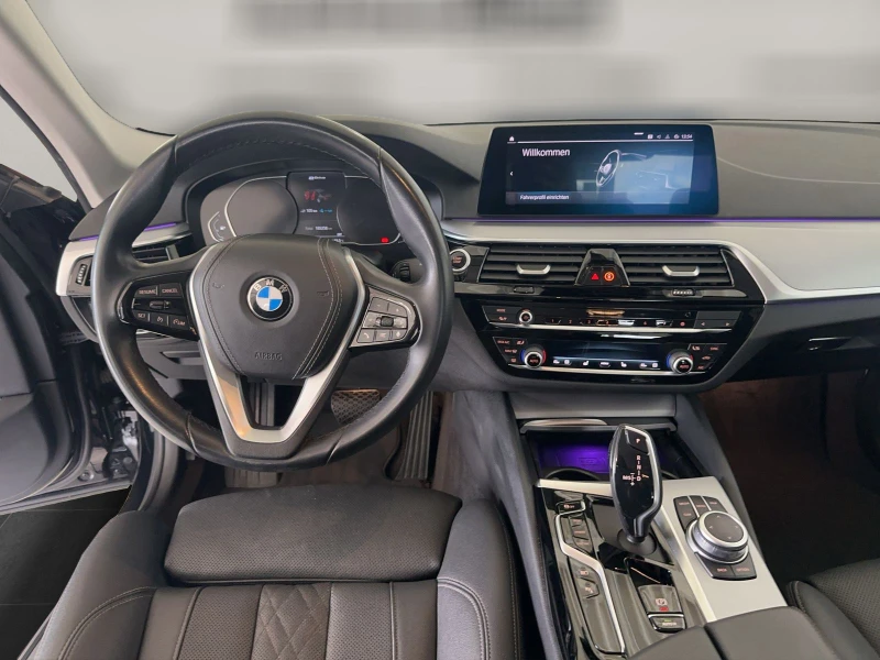 BMW 530 E/292HP/NAVI/AMBI/LED/H&K/CAM/WLAN/585b, снимка 10 - Автомобили и джипове - 48258913