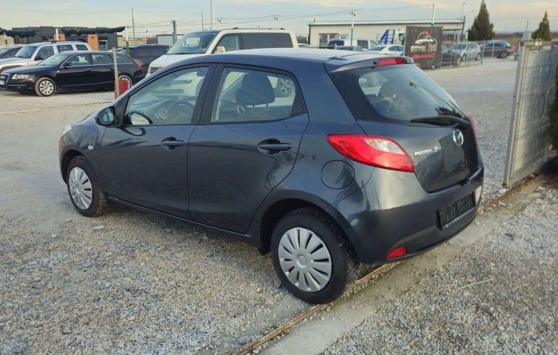 Mazda 2 Mazda 2 1.3I ТОПсъстояние, снимка 8 - Автомобили и джипове - 48762070