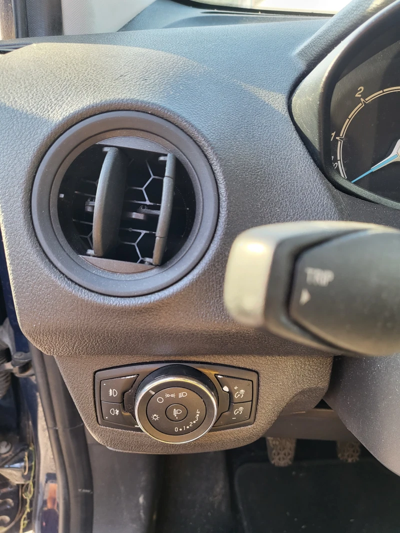 Ford Connect * 1.5 DIZEL * Реални километри * , снимка 11 - Автомобили и джипове - 48800551