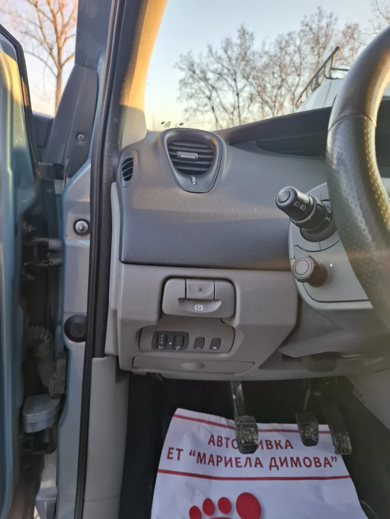 Renault Scenic 1.9, снимка 14 - Автомобили и джипове - 49274006