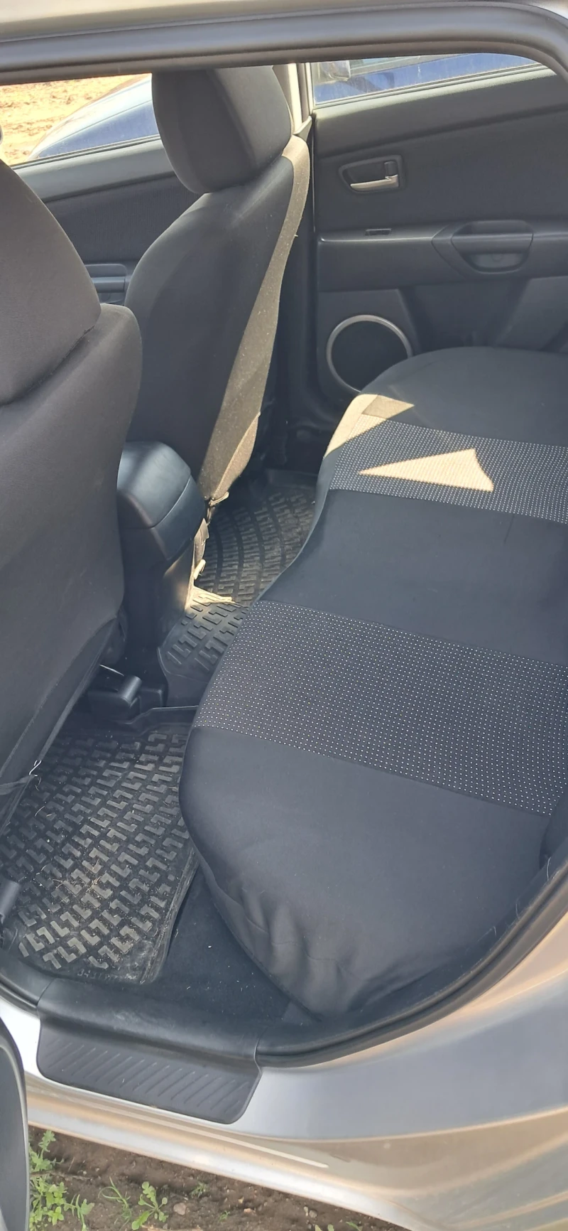 Mazda 3 1.6 бензин 105 коня, снимка 4 - Автомобили и джипове - 52571873