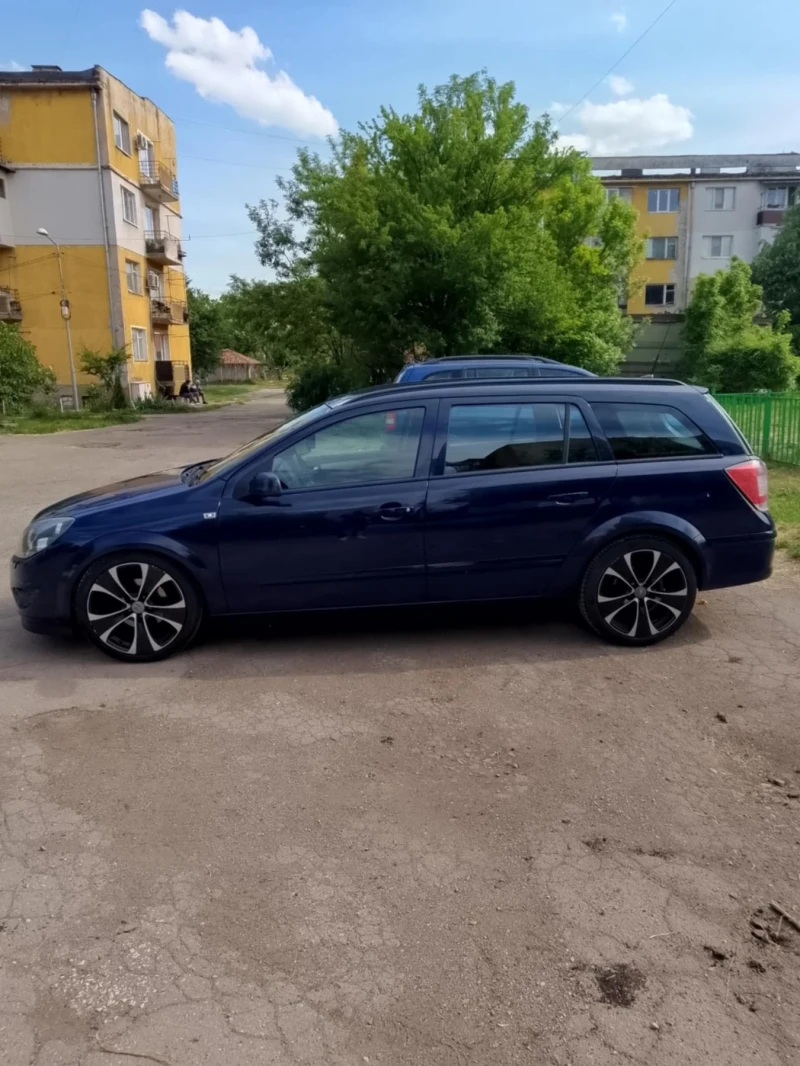 Opel Astra, снимка 2 - Автомобили и джипове - 52960559