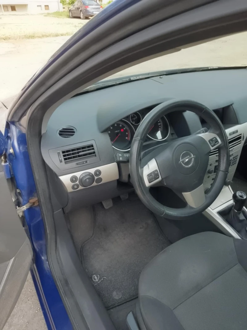 Opel Astra, снимка 6 - Автомобили и джипове - 52960559