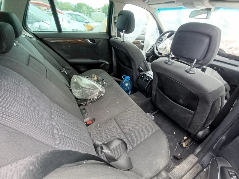 Mercedes-Benz C 220, снимка 5 - Автомобили и джипове - 52846721