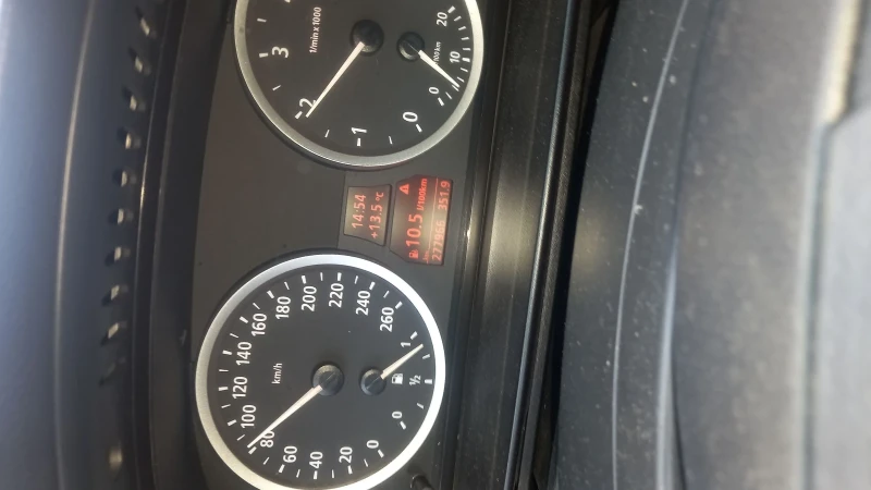 BMW 520 2.2i, снимка 16 - Автомобили и джипове - 52254579