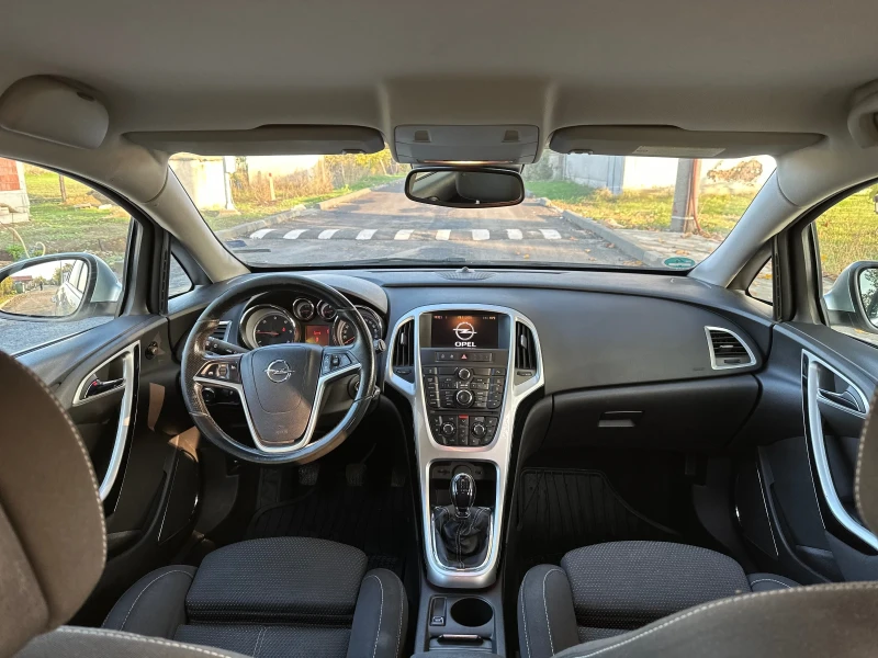 Opel Astra 1.7 CDTI, NAVI, снимка 11 - Автомобили и джипове - 52671259