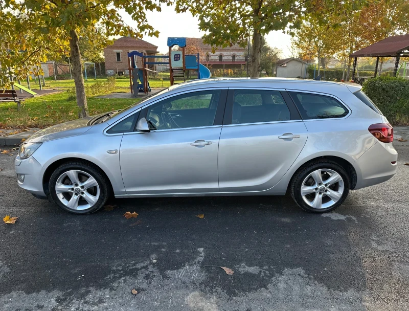 Opel Astra 1.7 CDTI, NAVI, снимка 6 - Автомобили и джипове - 52671259