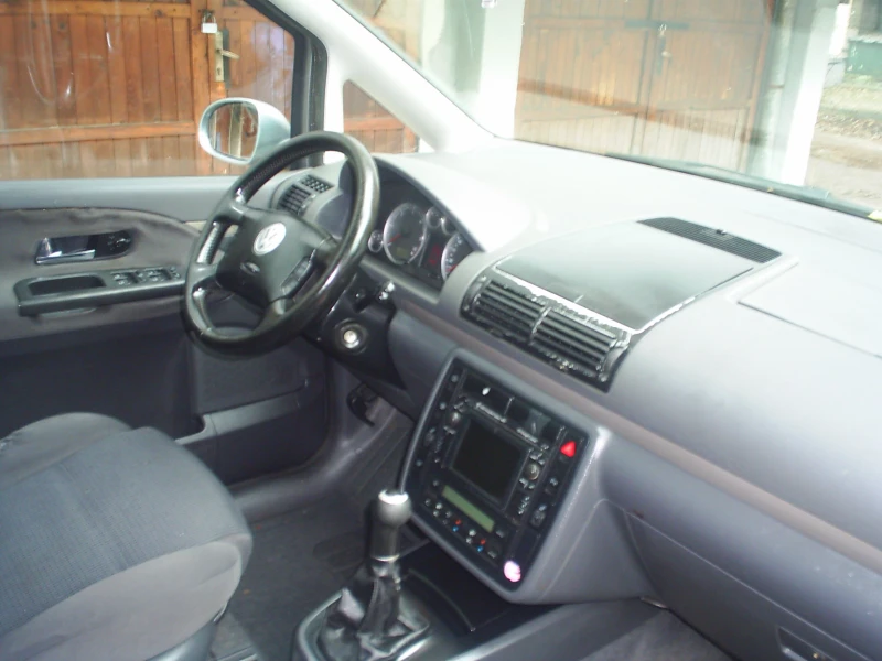VW Sharan 1.9 TDI-4-Motion, снимка 12 - Автомобили и джипове - 52736092