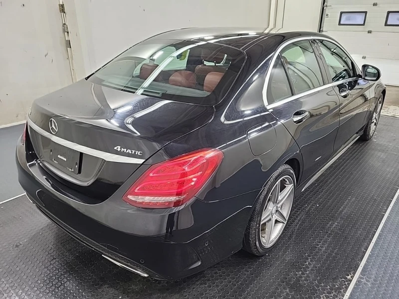 Mercedes-Benz C 300 * CARFAX * ЦЕНА ДО БГ, снимка 4 - Автомобили и джипове - 52877132