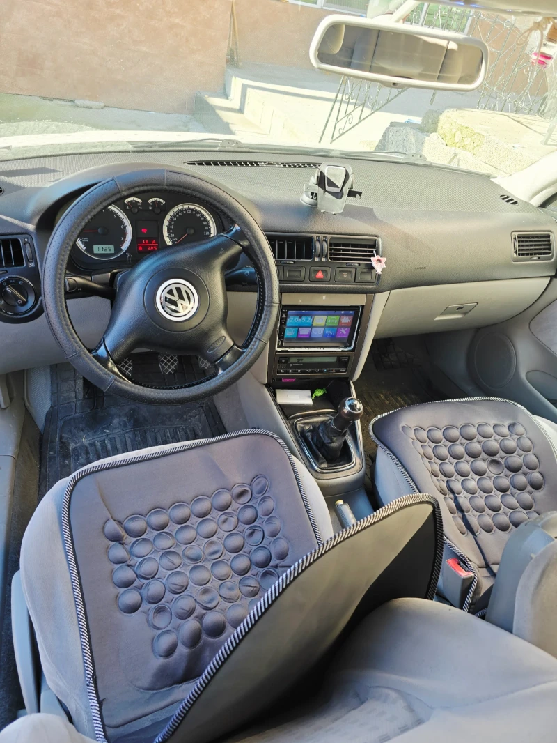 VW Bora 1.6, снимка 9 - Автомобили и джипове - 52951809