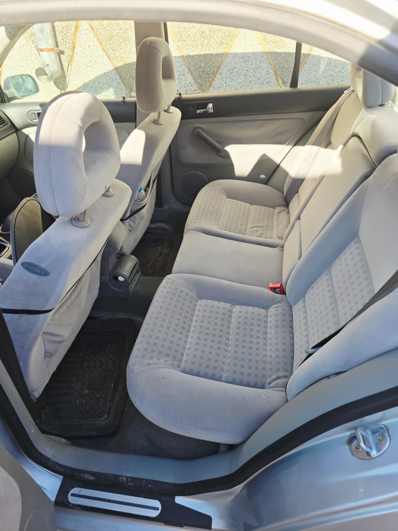 VW Bora 1.6, снимка 6 - Автомобили и джипове - 52951809