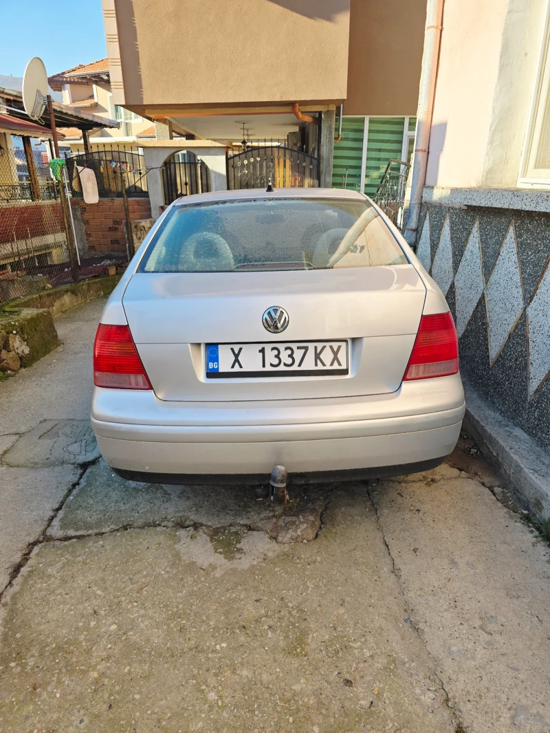 VW Bora 1.6, снимка 4 - Автомобили и джипове - 52951809