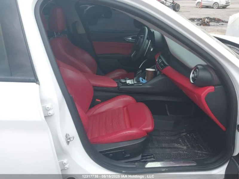 Alfa Romeo Giulia, снимка 8 - Автомобили и джипове - 53245753