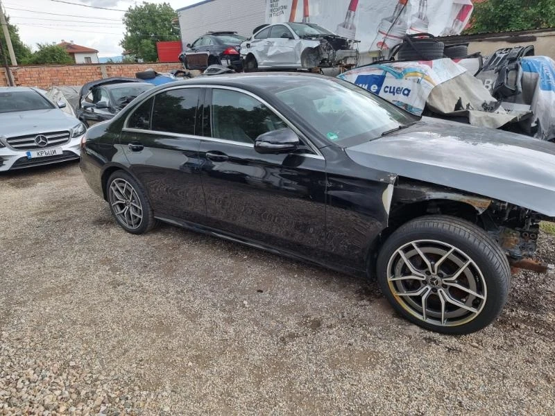 Mercedes-Benz E 200 facelift AMG packet , снимка 5 - Автомобили и джипове - 37329861