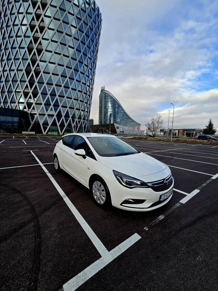 Opel Astra 1.6D 2018g закупена от Чисто нова., снимка 16 - Автомобили и джипове - 53602196