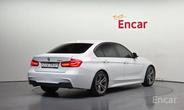 BMW 320 i* M* SPORT* ПОДГРЕВ* НАВИГАЦИЯ, снимка 2 - Автомобили и джипове - 54960781