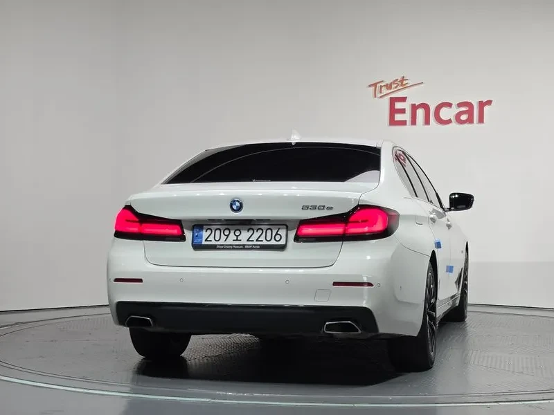BMW 530 E Luxury, снимка 4 - Автомобили и джипове - 55748152