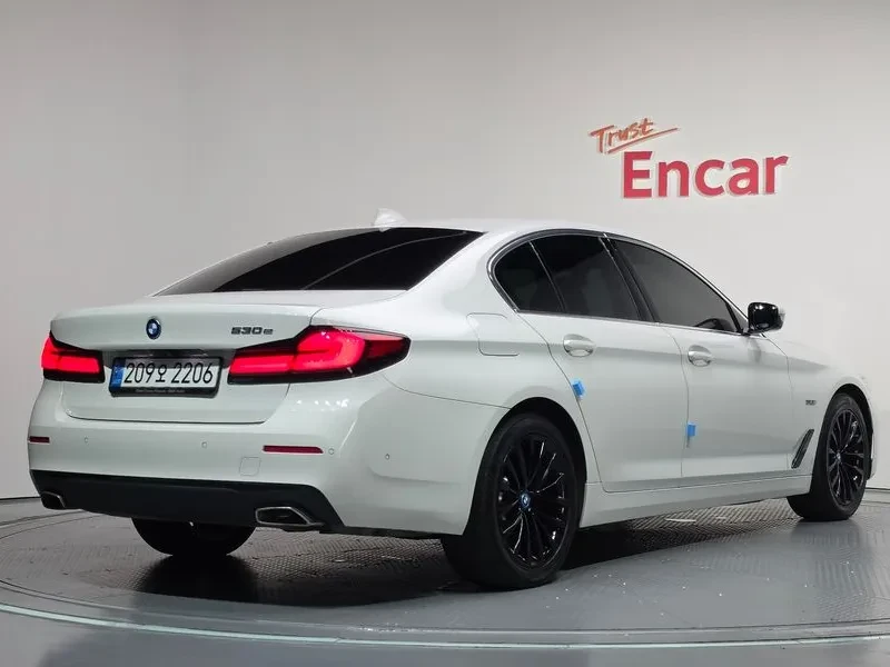 BMW 530 E Luxury, снимка 2 - Автомобили и джипове - 55748152