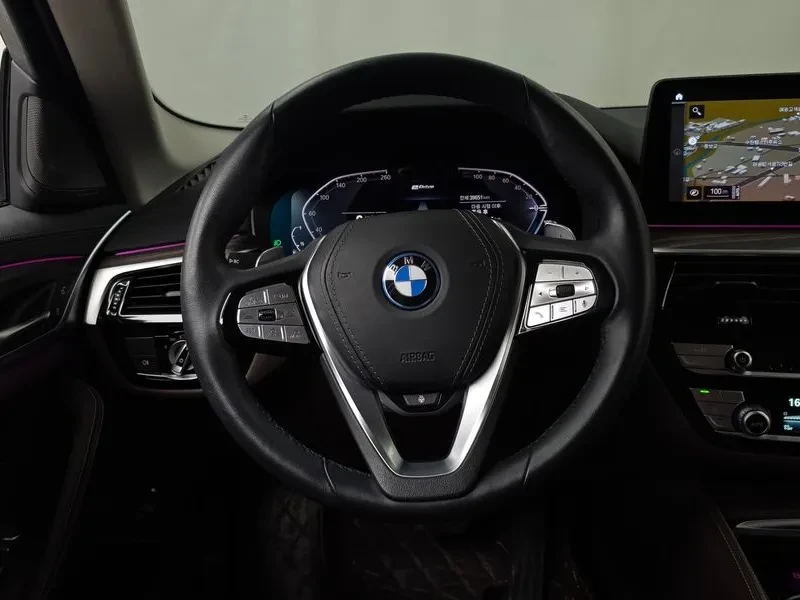 BMW 530 E Luxury, снимка 13 - Автомобили и джипове - 55748152