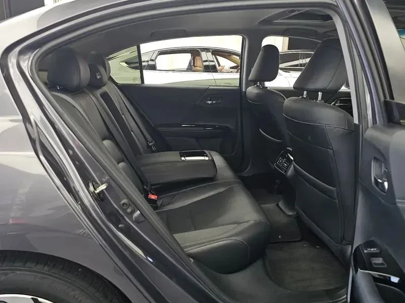 Honda Accord, снимка 11 - Автомобили и джипове - 56706555