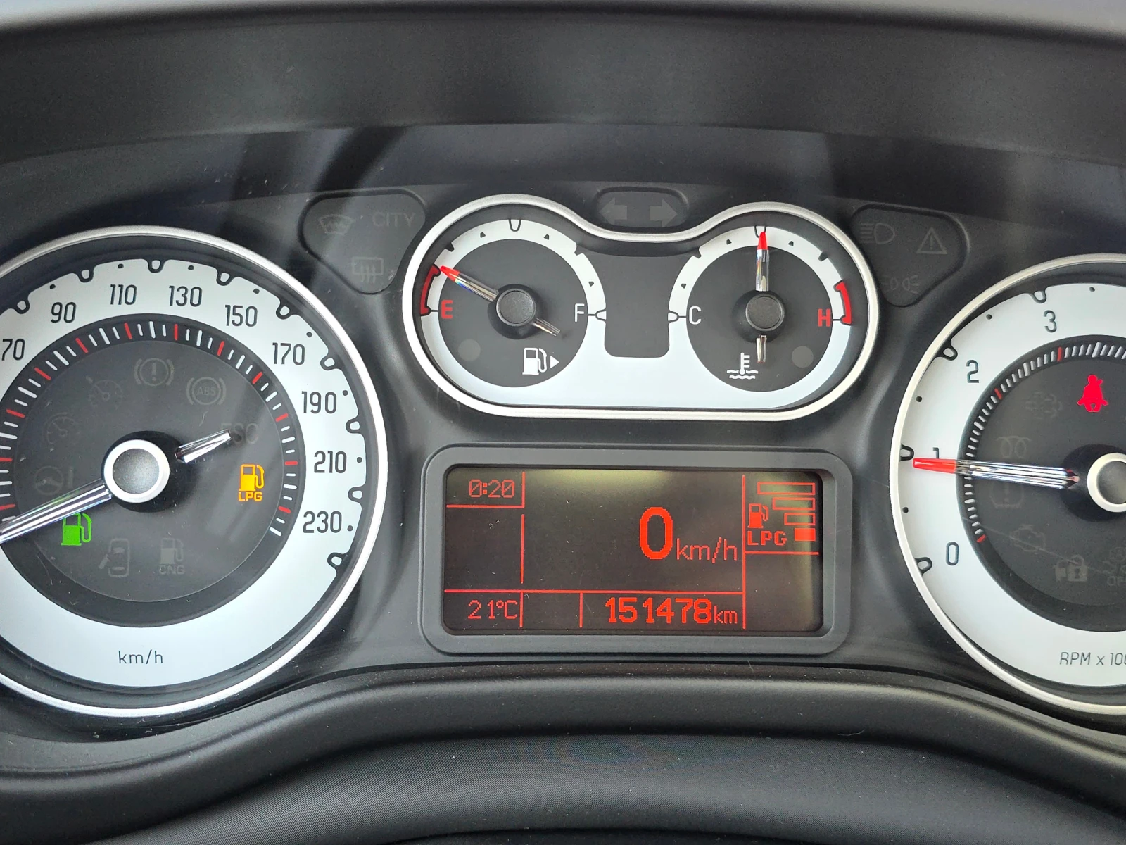 Fiat 500L 1.4i-Turbo/Газ/Лизинг/Италия - изображение 10