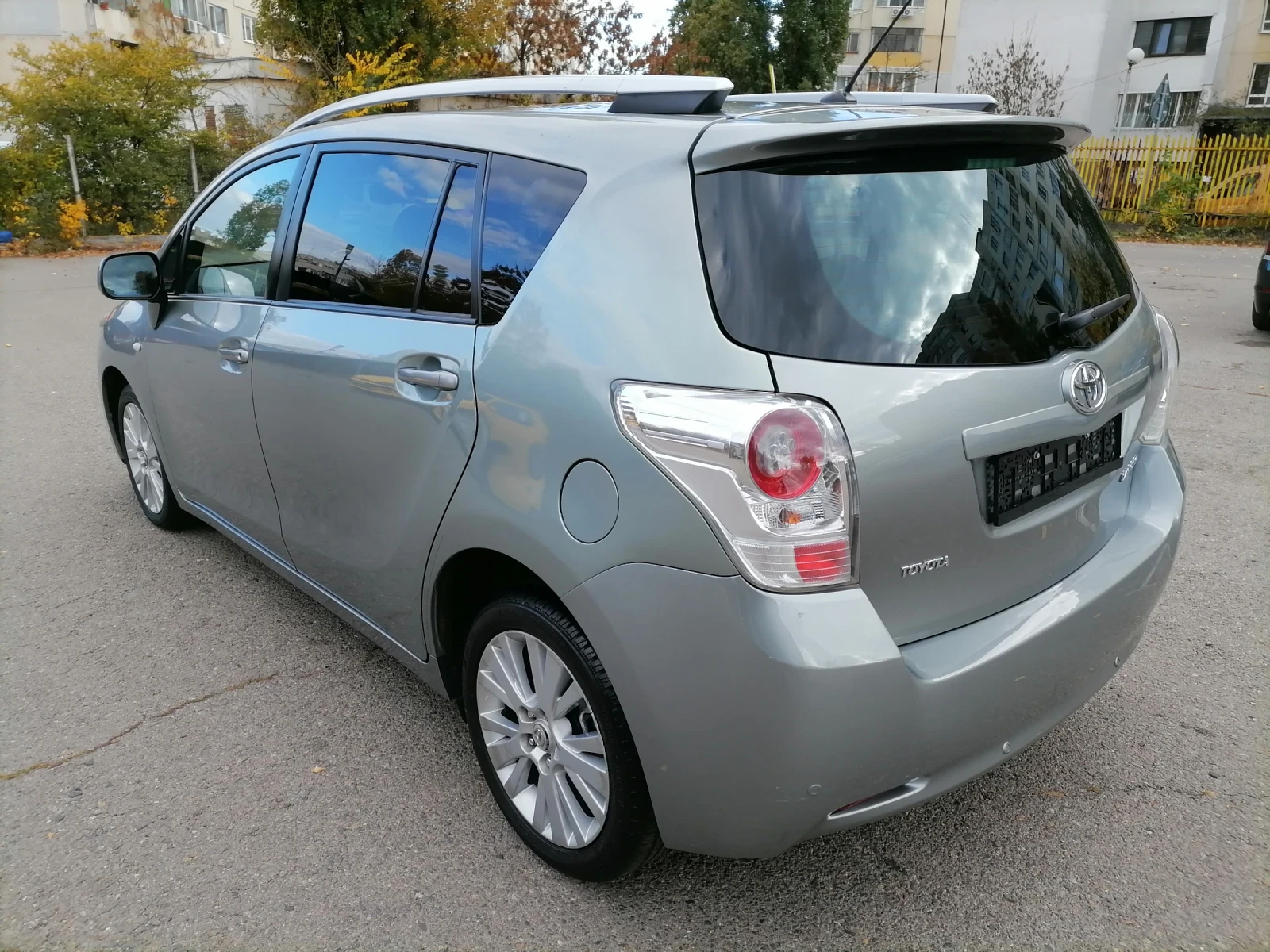 Toyota Verso 1.8 AUTOMAT 7 МЕСТА SWISS - изображение 3