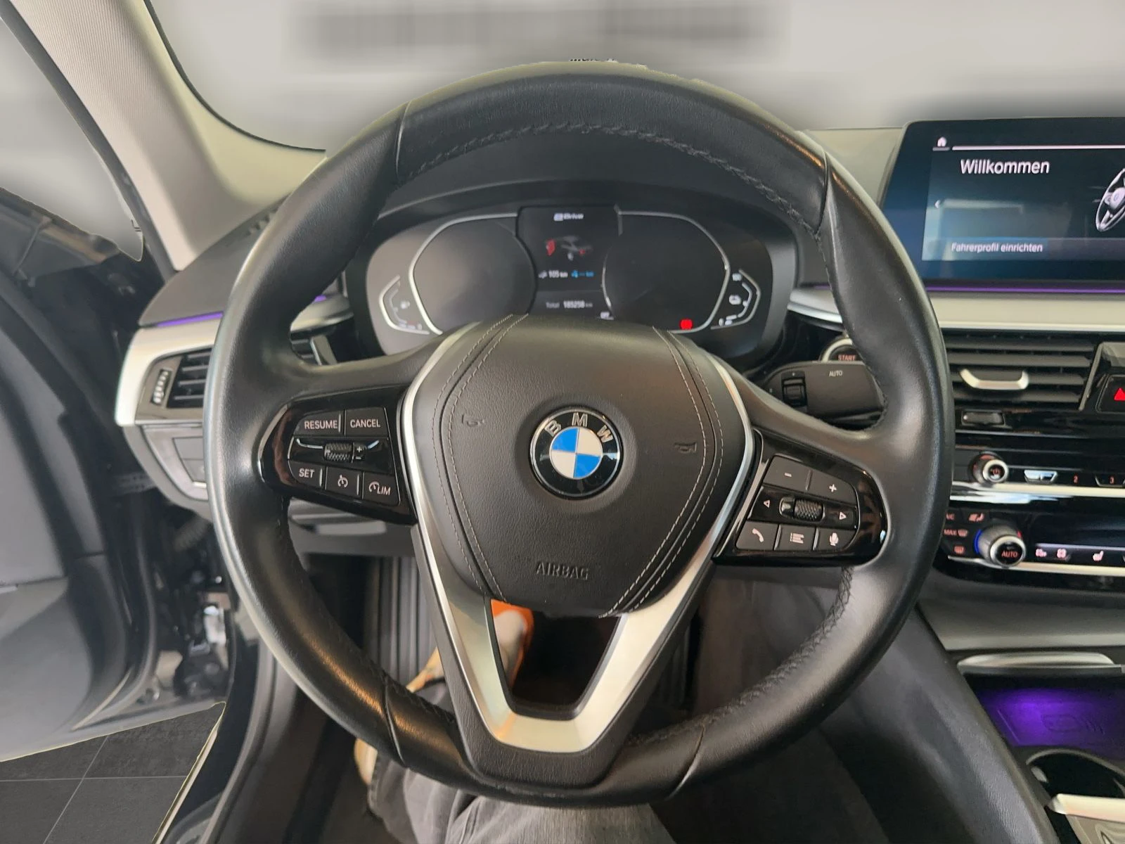 BMW 530 E/292HP/NAVI/AMBI/LED/H&K/CAM/WLAN/585b - изображение 9