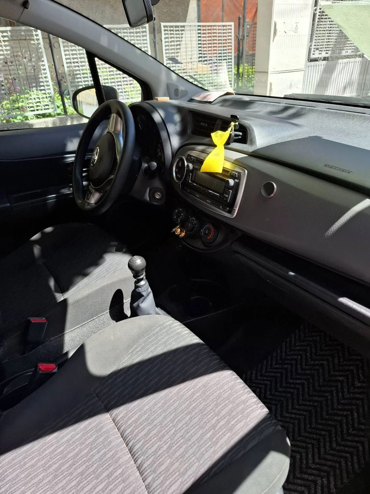 Toyota Yaris  - изображение 3