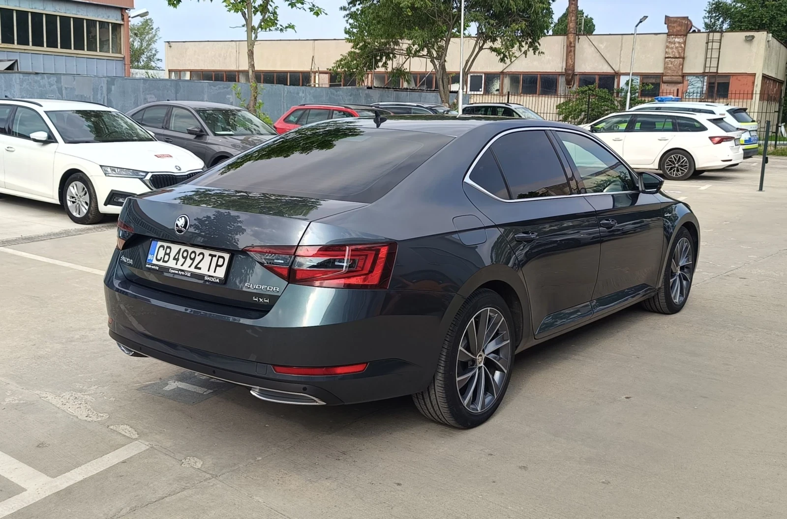 Skoda Superb 2.0TDI Laurin & Klement/DSG/4x4/DCC/Canton - изображение 4