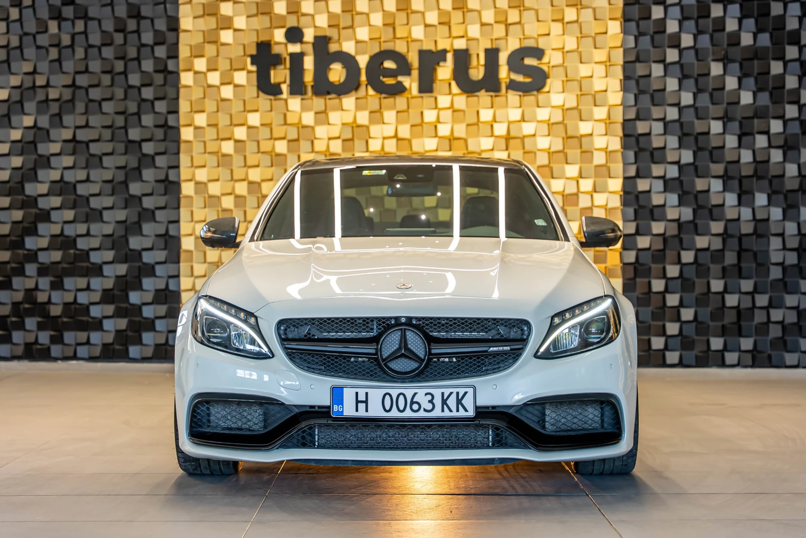 Mercedes-Benz C 63 AMG S V8 BI-TURBO - изображение 3