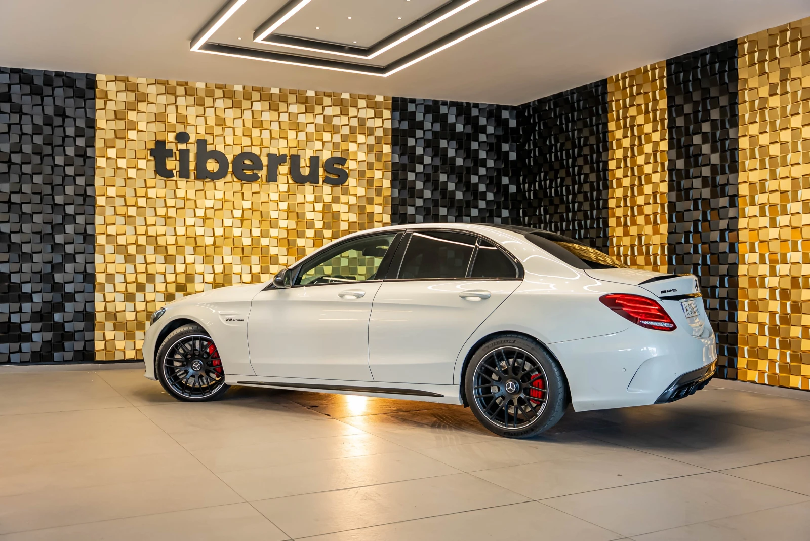 Mercedes-Benz C 63 AMG S V8 BI-TURBO - изображение 6
