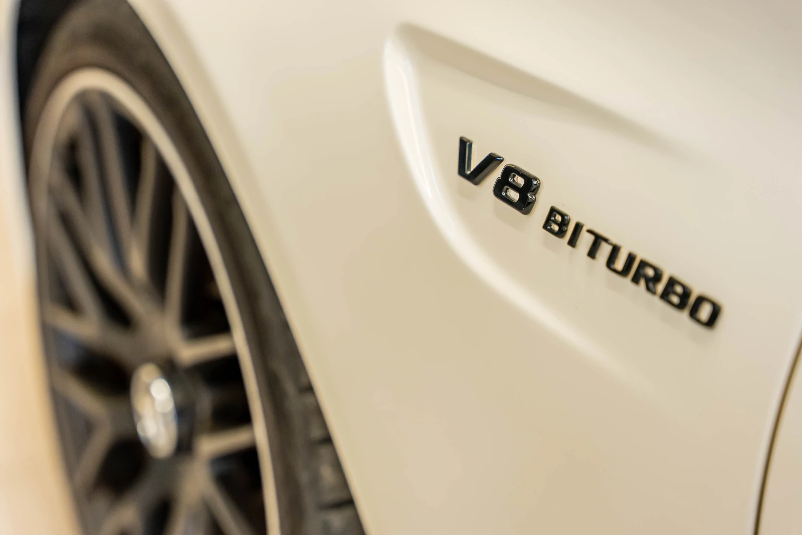 Mercedes-Benz C 63 AMG S V8 BI-TURBO - изображение 8