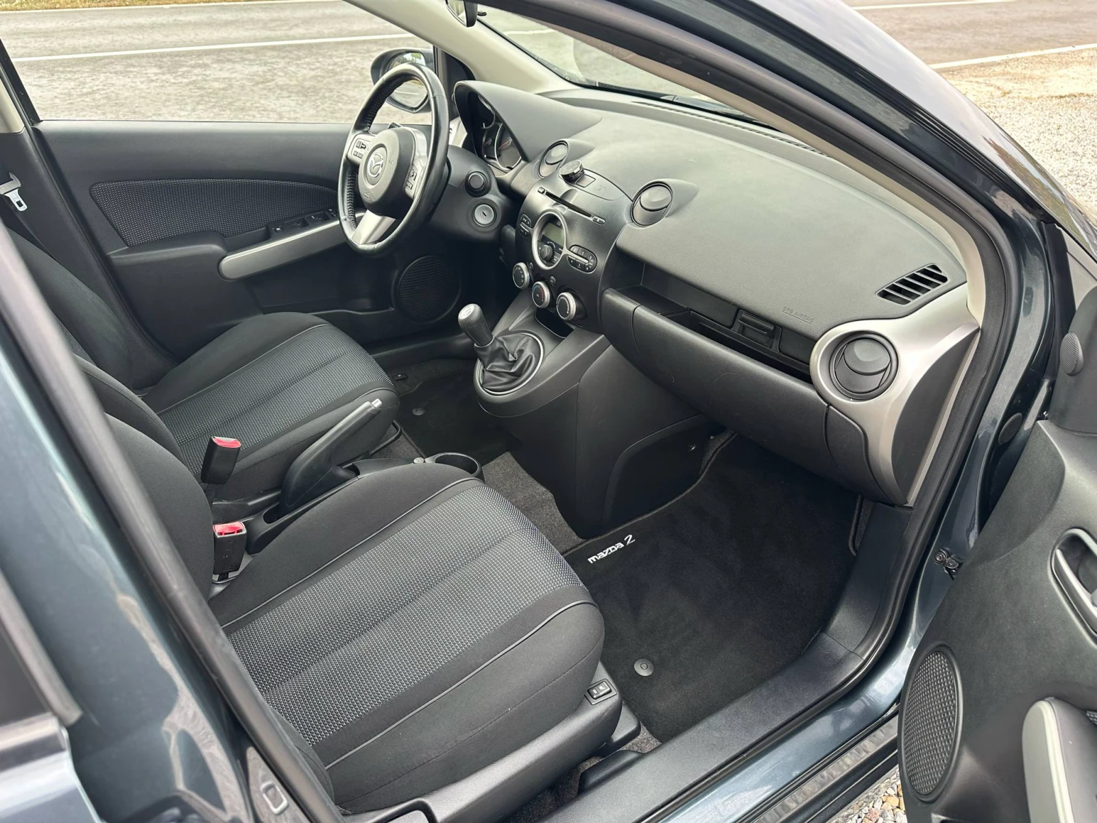 Mazda 2 1.5i* Климатик* Германия* Спорт* Уникат - изображение 10
