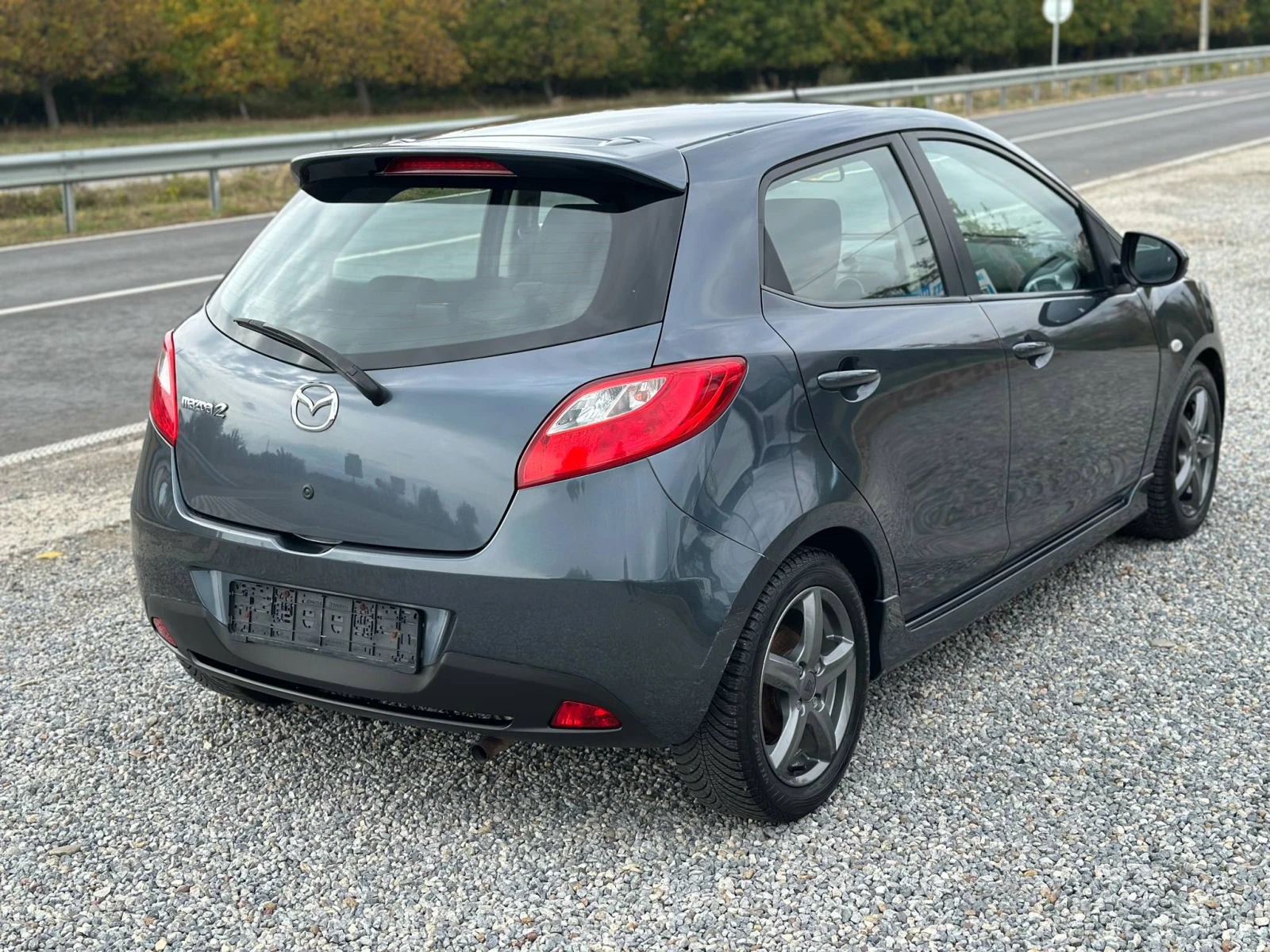 Mazda 2 1.5i* Климатик* Германия* Спорт* Уникат - изображение 7