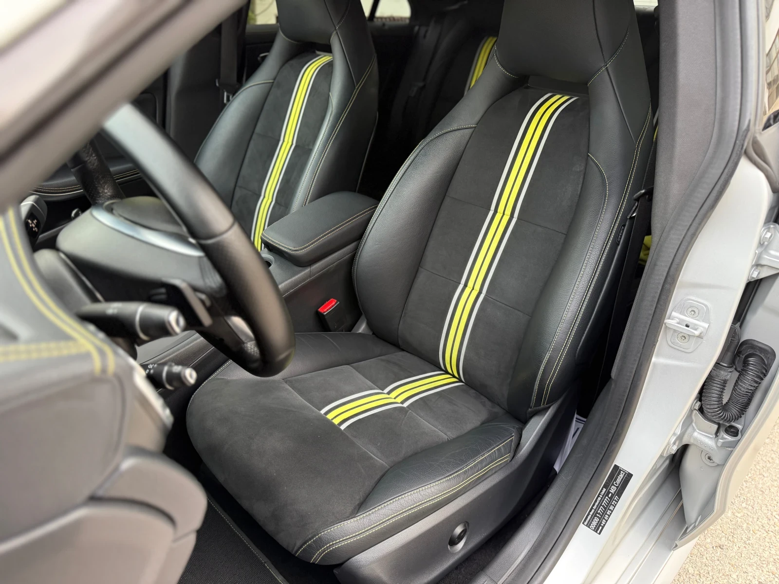 Mercedes-Benz CLA 250i AMG ORANGE ART EDITION | Mobile.bg — изображение 10