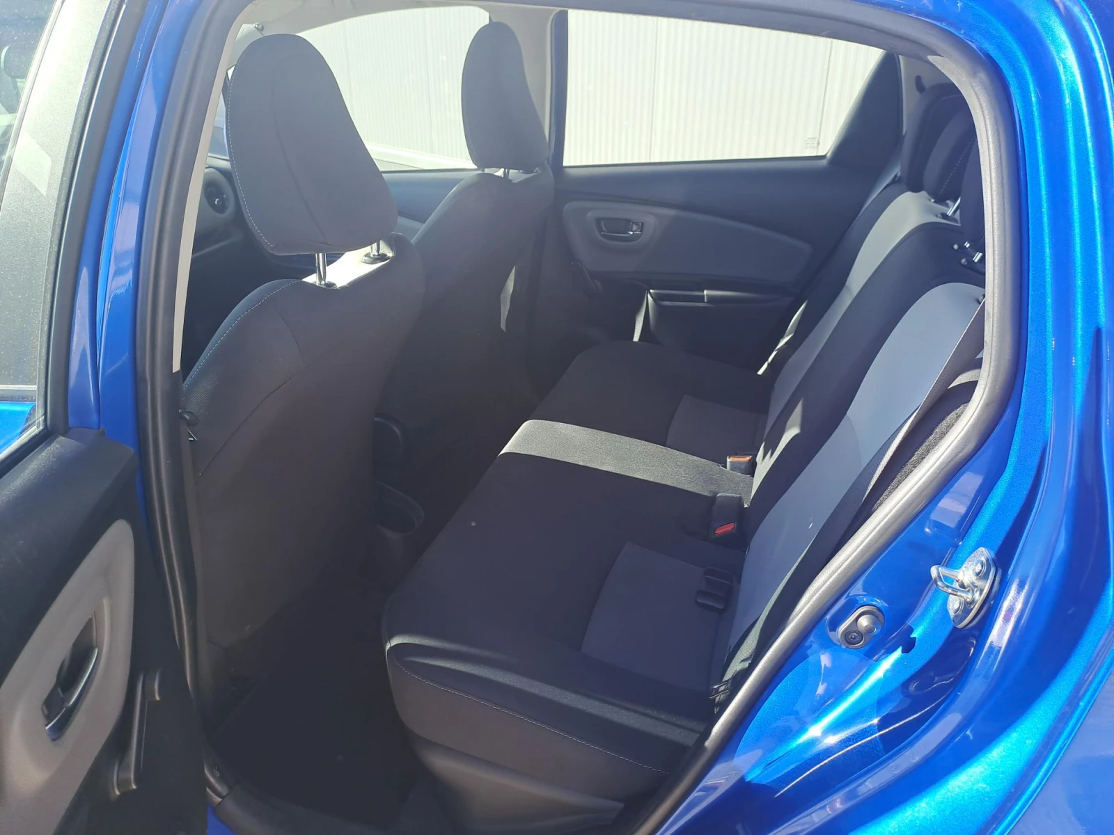 Toyota Yaris 1.5 HYBRID LUNA - изображение 9