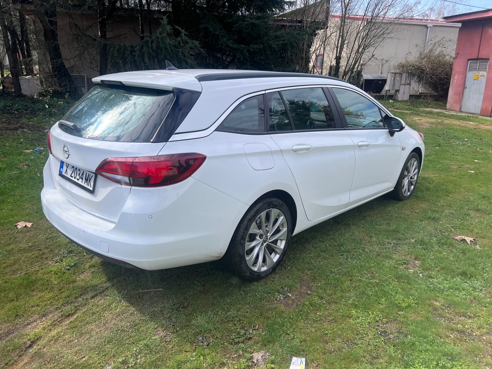 Opel Astra 1.6 CDTI С ПАНОРАМА  - изображение 4