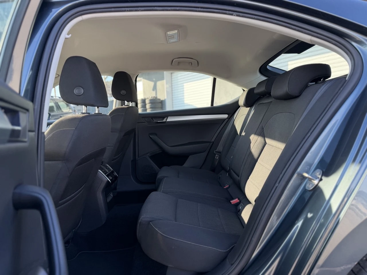 Skoda Superb 2.0TDI DSG, снимка 11 - Автомобили и джипове - 53803768