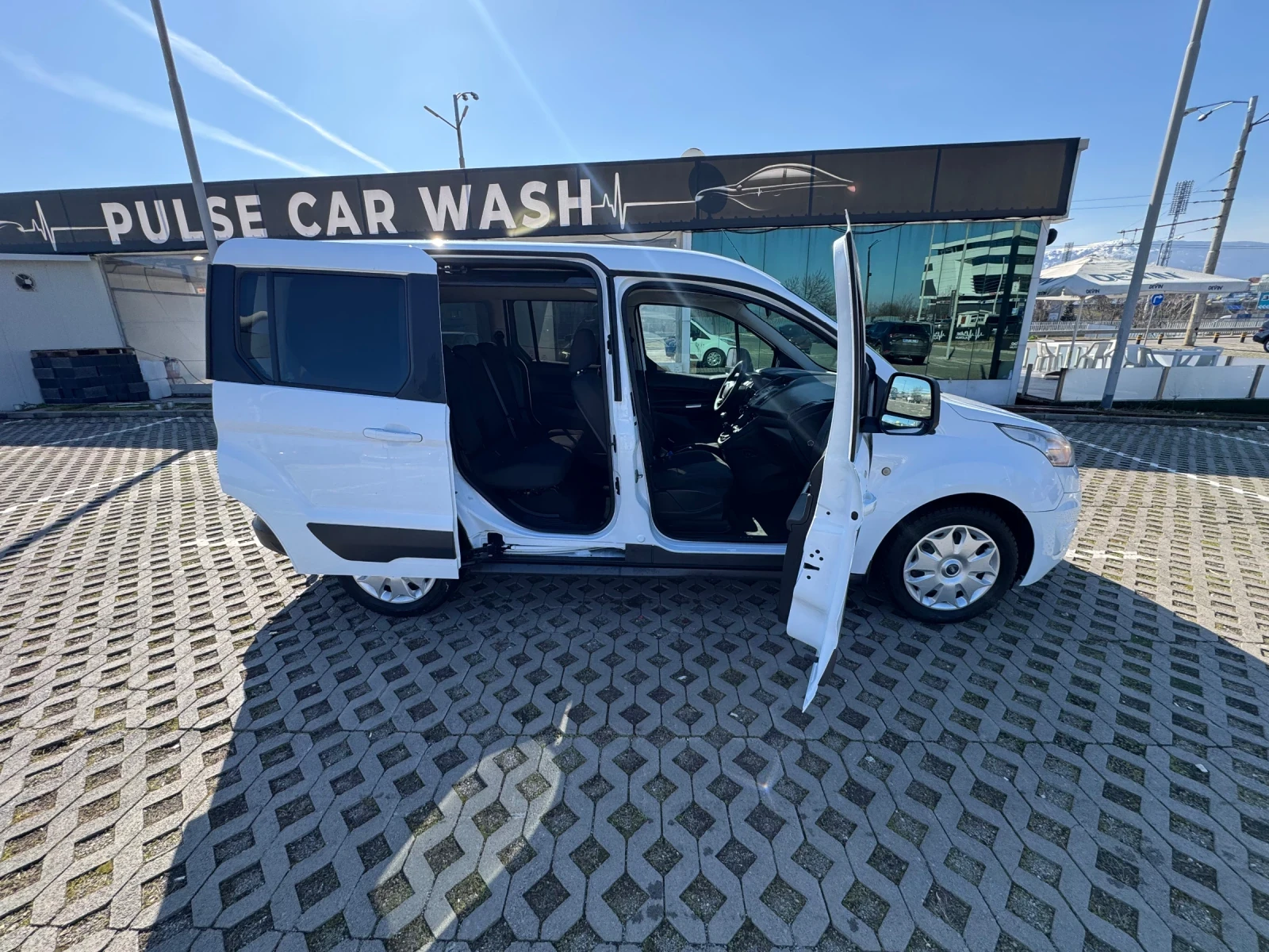 Ford Tourneo Connect MAXXI 1.6tdci Климатик Германия 184 000км Пътник, снимка 4 - Автомобили и джипове - 54019646