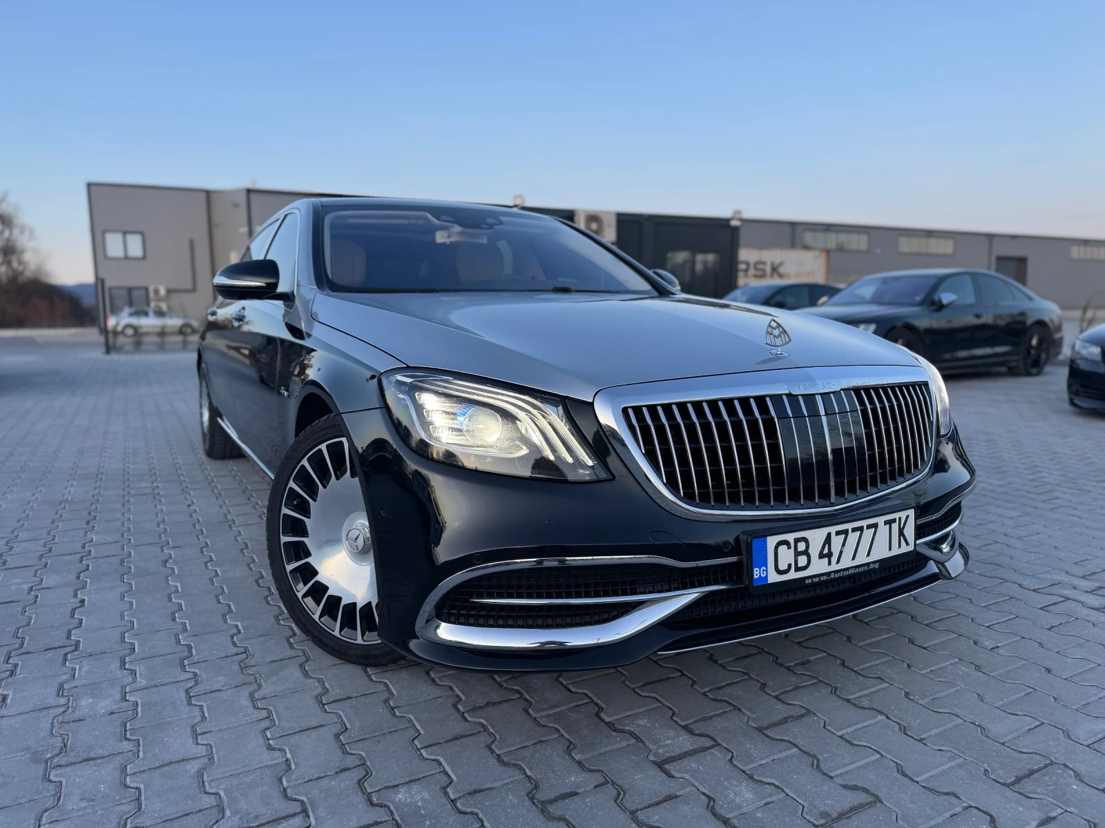 Mercedes-Benz S 560 Maybach two tone 