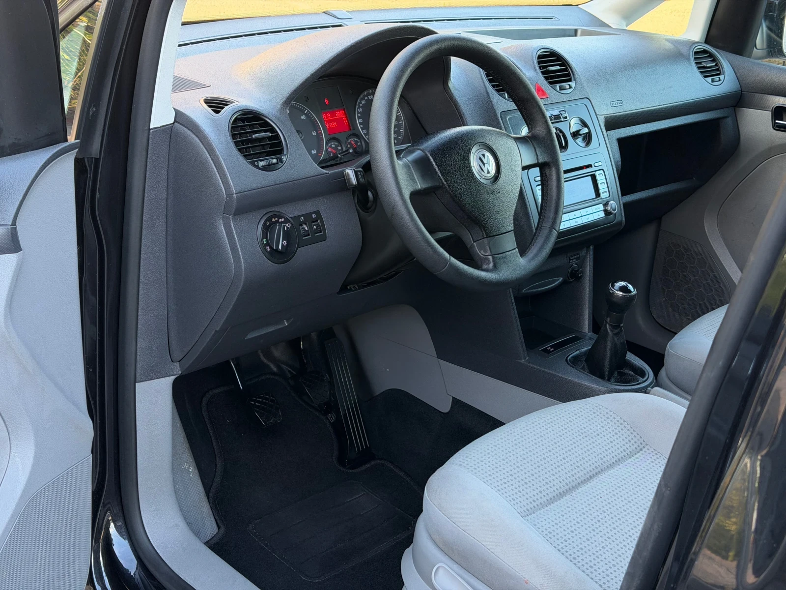 VW Caddy 1.9TDi 105�.� * ��������* * ������*  | Mobile.bg � ����������� 9